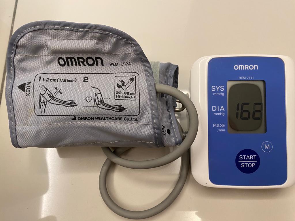 Omron Auto Blood Pressure Monitor, Health & Nutrition, Health Monitors