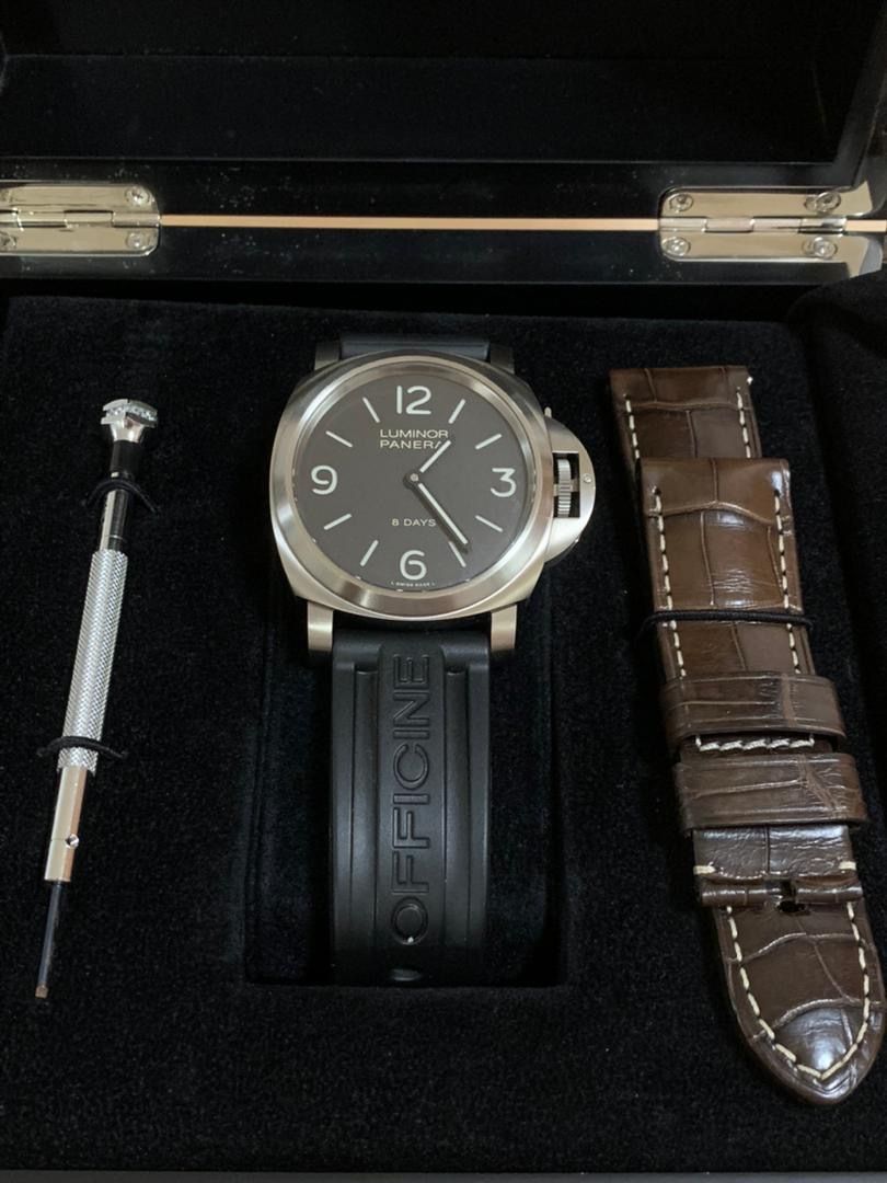 Panerai Luminor Base 8 Days 44mm PAM00562 Luxury Watches on