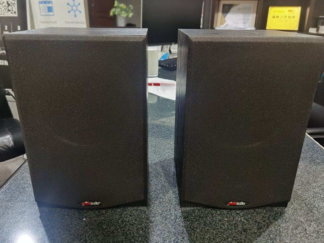 Polk Audio R150 Bookshelf Speaker Audio Soundbars Speakers