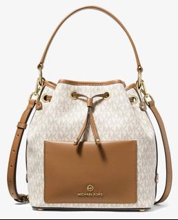 (Category: ) located in . Submitted by maiyasluxurybagshoppe (Listing ID 1213191426, Image 1). Description: .