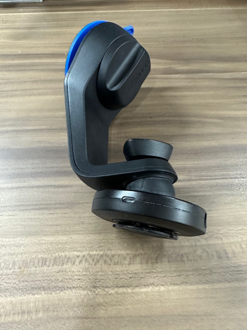 Quad Lock Car Mount with Wireless Charging Kit, Mobile Phones & Gadgets