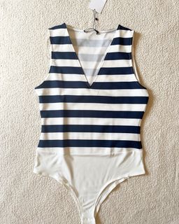 (Category: ) located in . Submitted by dcwardrobe01 (Listing ID 1213197115, Image 1). Description: .