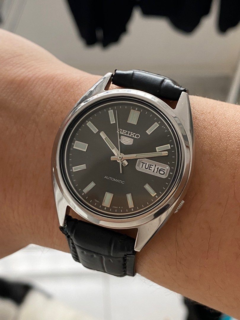 Seiko snxs79k store leather strap