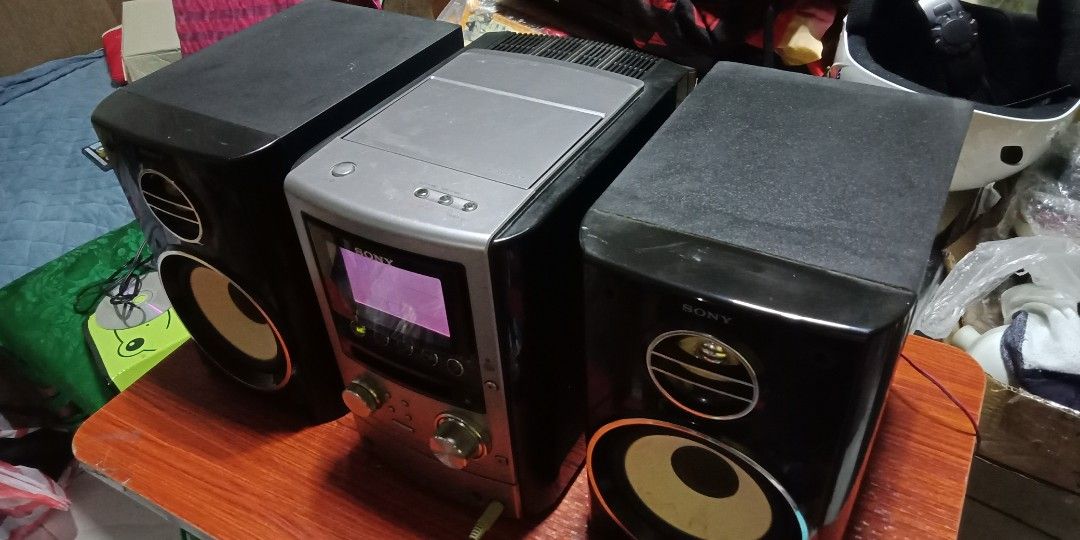 Sony HCD-M3 Mini Component (Category: Soundbars, Speakers & Amplifiers) located in Pasay City. Submitted by marineljapansurplus (Listing ID 1213189987, Image 3). Description: Ptpa Sony Mini Component Model: HCD-M3 Multi Jog Multi color display Clock display CD: CD tray wont open, not tested (as is) MD: Working 👍 Cassette: working pero nangangain Tuner: Working 👍(FM upto 90mhz only, AM all station) Aux-In: Working👍(pwede konek celfon or kabitan
