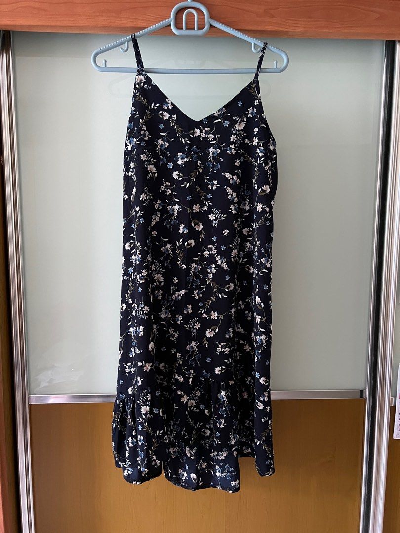 Spaghetti strap floral dress, Women's Fashion, Dresses & Sets, Dresses ...
