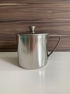 Stainless steel mug with lid