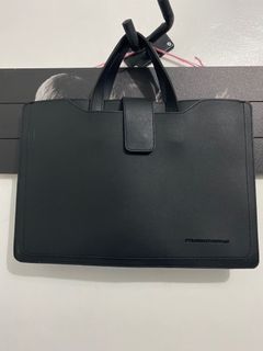 Straightforward laptop bag