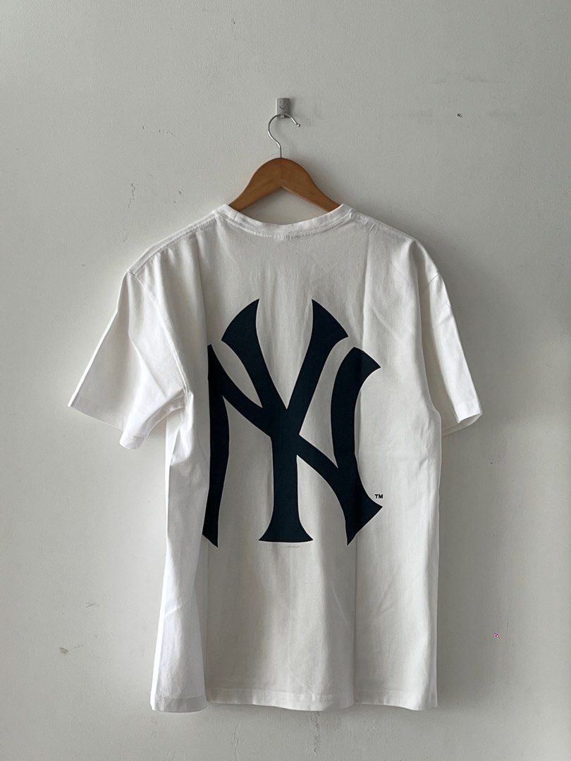 Supreme New York Yankees Box Logo Tee, Men'S Fashion, Tops & Sets, Tshirts  & Polo Shirts On Carousell