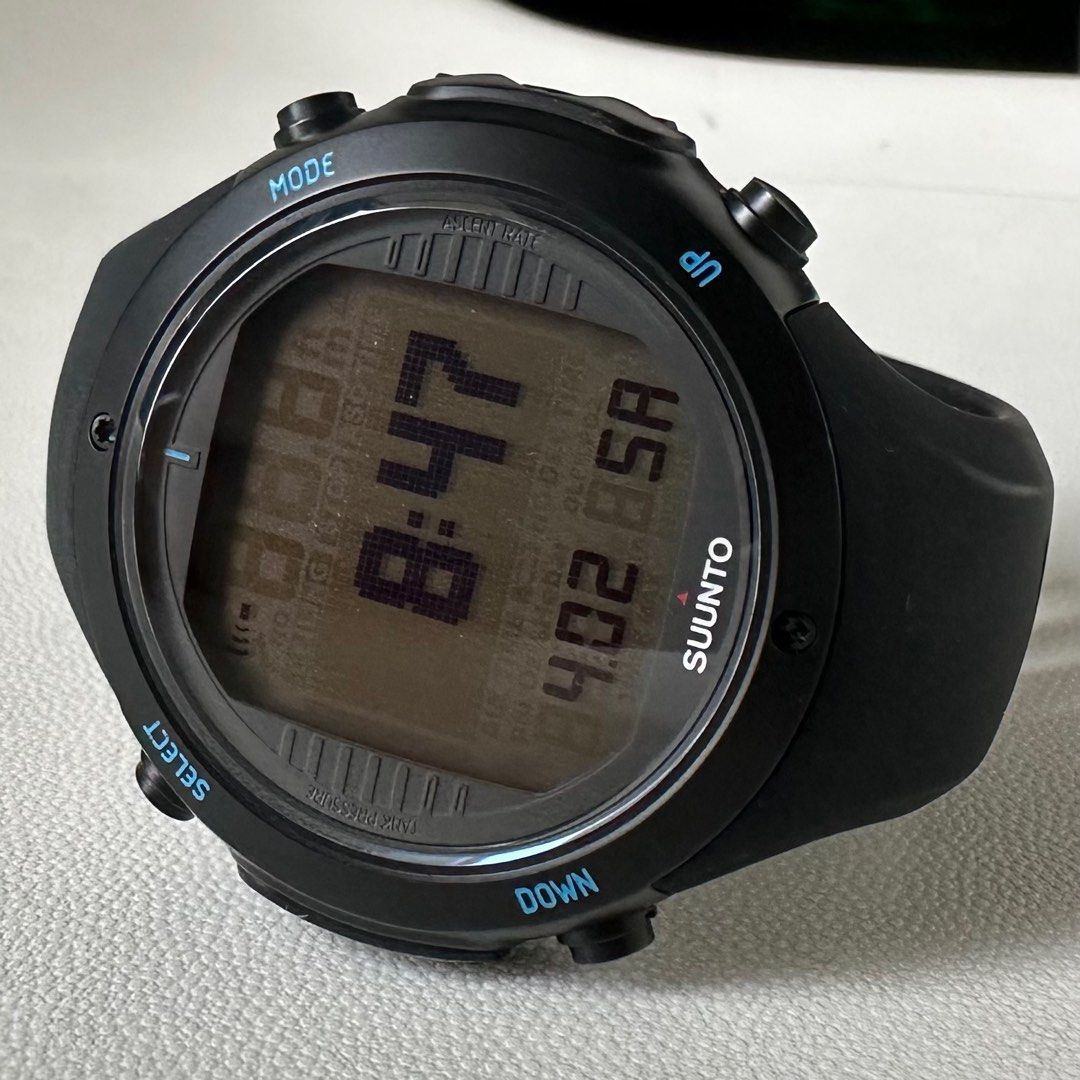 Suunto D6i Novo Dive Computer, Sports Equipment, Sports & Games, Water