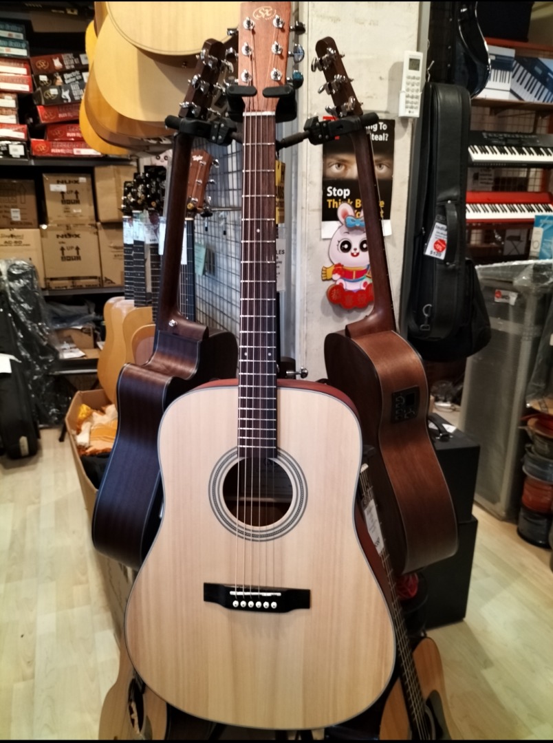 SX Acoustic Guitar Package (SD704K) New, Hobbies & Toys, Music & Media