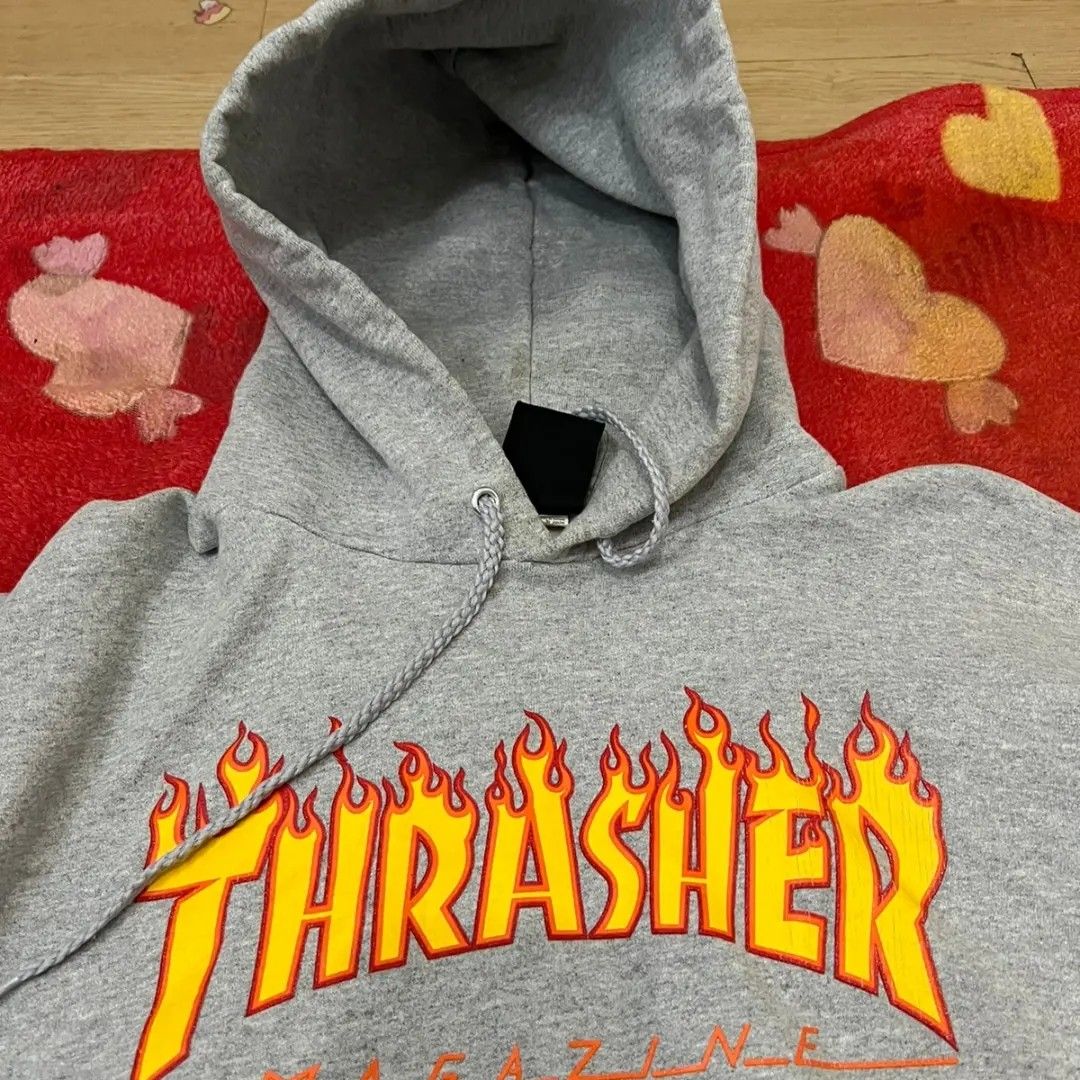 THRASHER FLAME HOODIE GRAY Fesyen Pria Pakaian Baju Luaran di