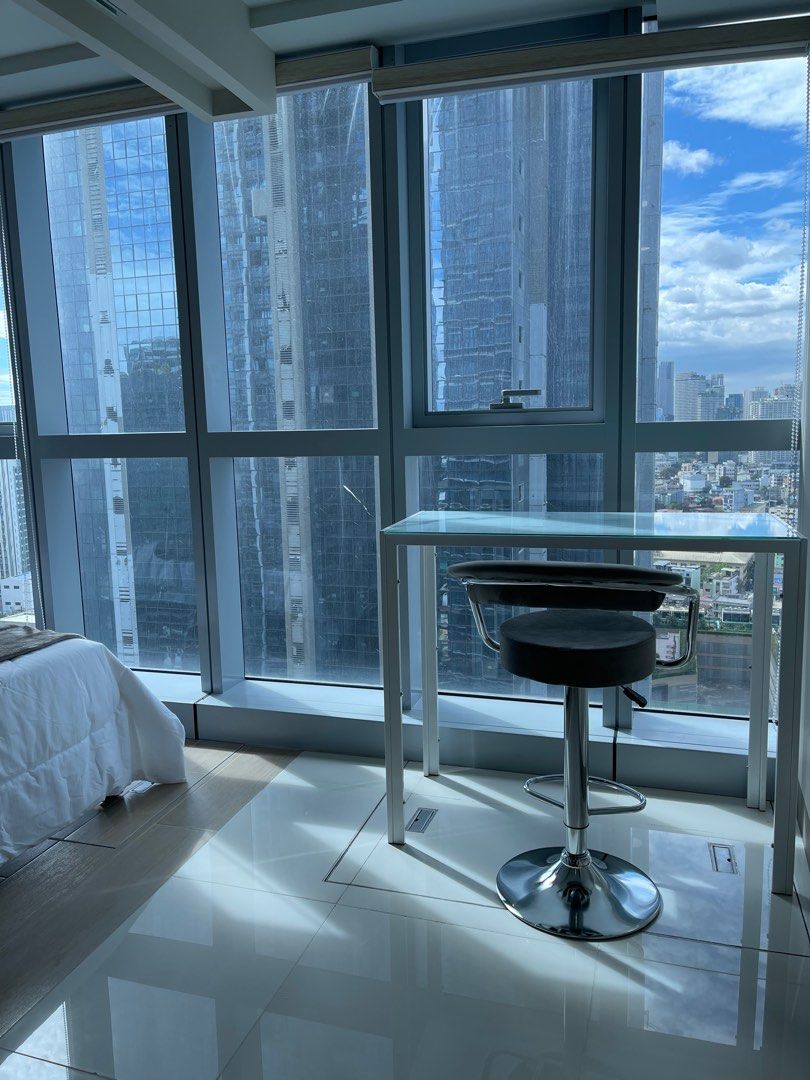 Uptown Parksuites Daily Rental Short Term Lease Dail Weekly in BGC