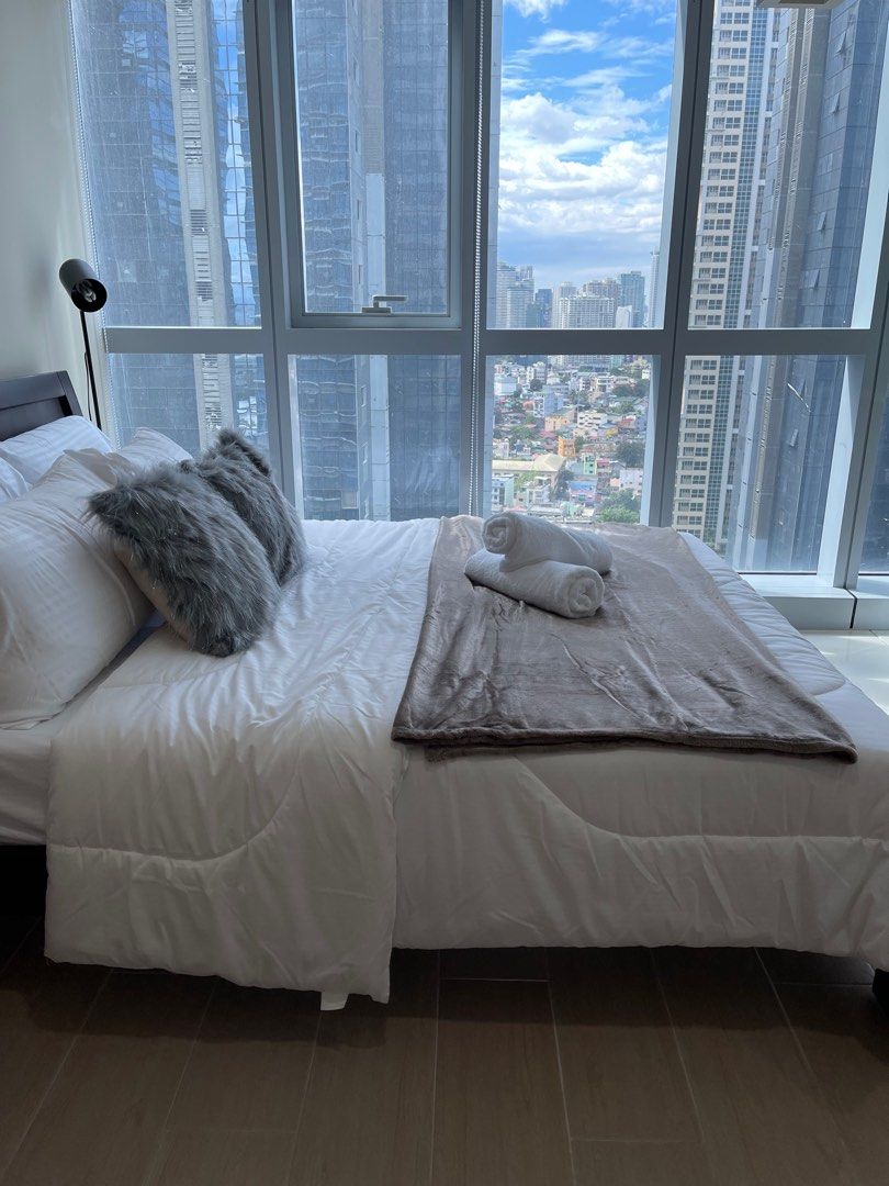 Uptown Parksuites Daily Rental Short Term Lease Dail Weekly in BGC