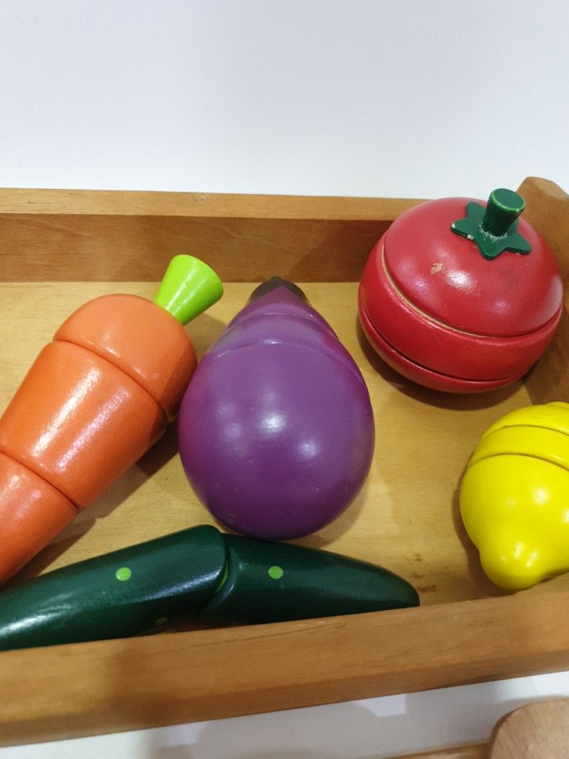 Wooden fruits and vegetables cutting play set, Hobbies & Toys