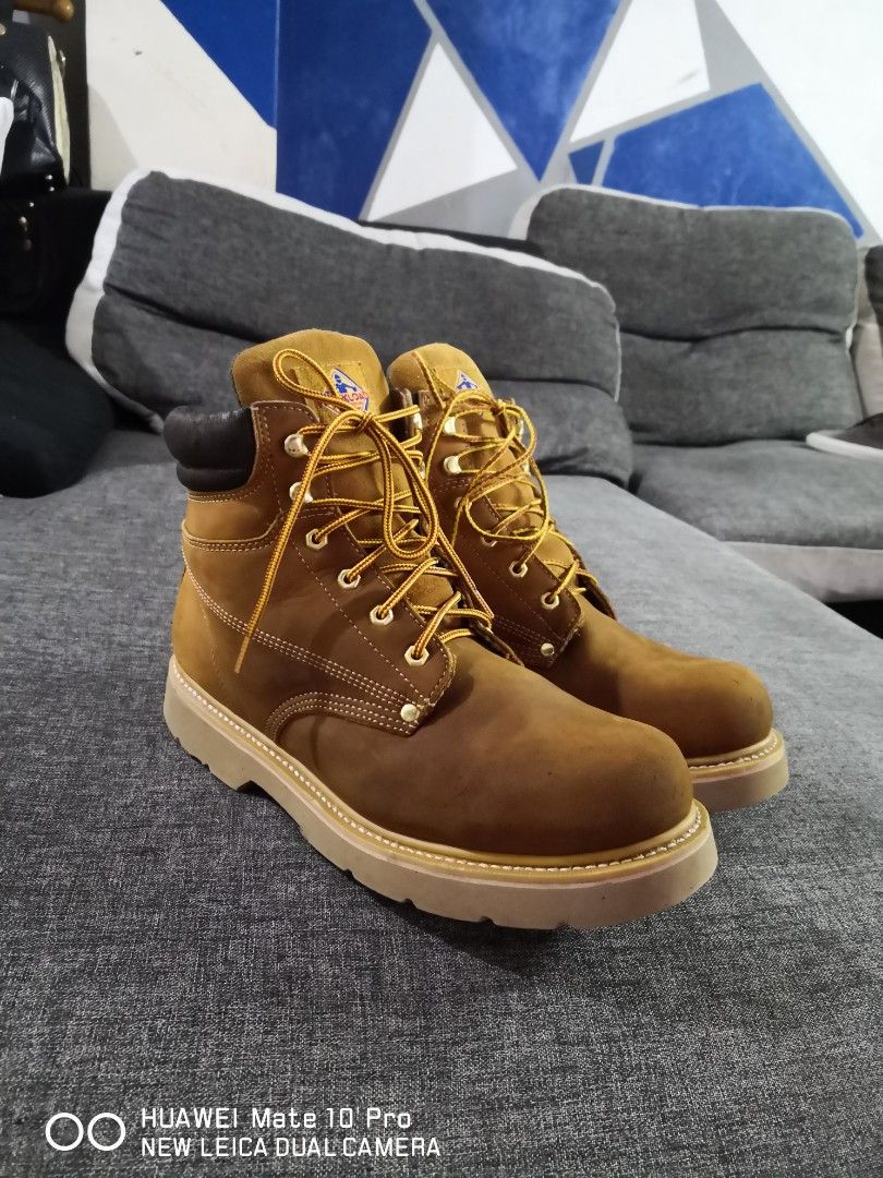 Workload boots top