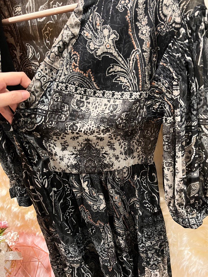 Zara flowy mini dress, Women's Fashion, Tops, Blouses on Carousell