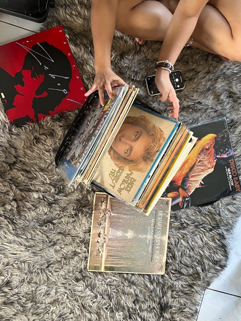 20+ records crate must take altogether (Category: Vinyls) located in Quezon City. Submitted by grumpsyx (Listing ID 1213433650, Image 3). Description: Negotiable to sure buyers/music lovers All working fine some vintage have scratches.