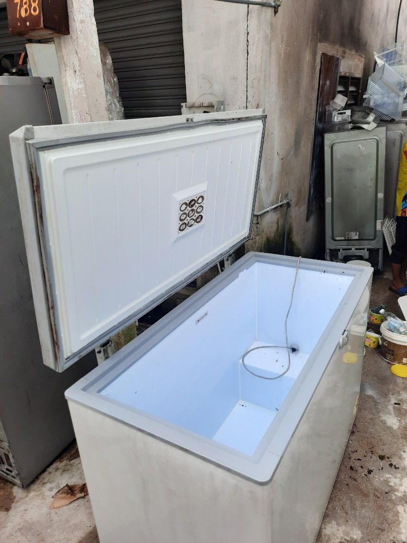 Acson chest freezer 400 ltrs, TV & Home Appliances, Kitchen Appliances