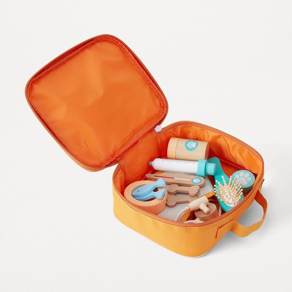 Anko Wooden Pet Vet Kit, Hobbies & Toys, Toys & Games on Carousell
