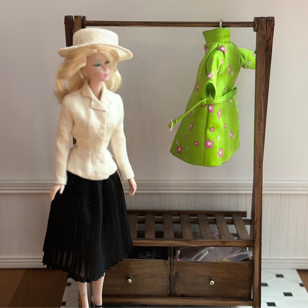 Barbie Doll Clothes rack with hangers, Hobbies & Toys, Toys & Games on