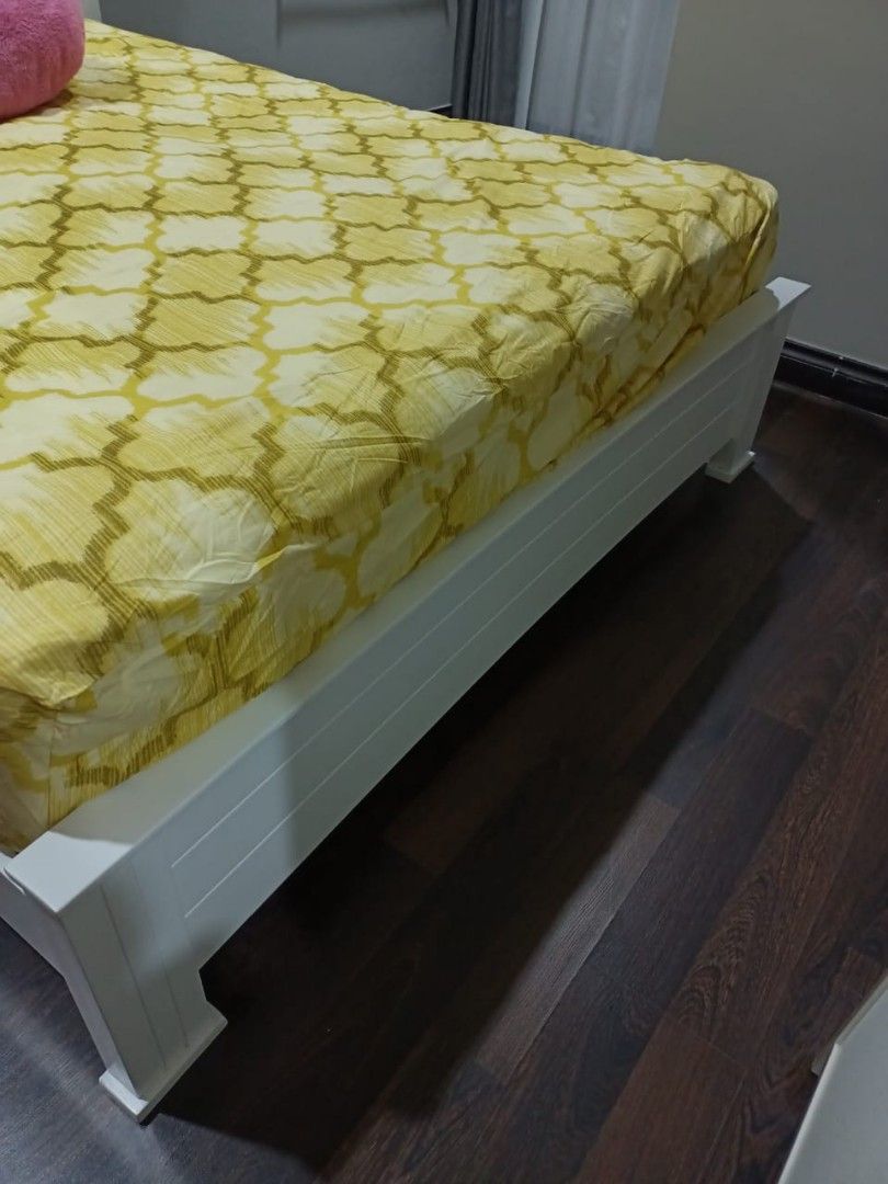 Bed Frame Queen White, Furniture & Home Living, Furniture, Bed Frames