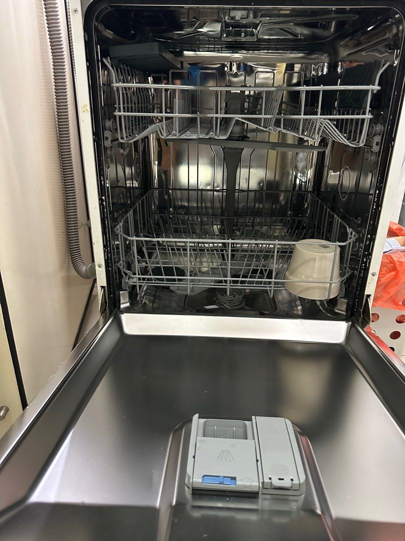 Integrated Dishwasher (14 Place Settings, Fullsize), 48 OFF