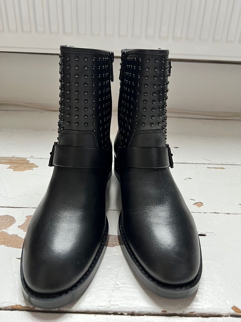 BNIB Michael Kors Reeves studded boots AU US 9 Women s Fashion