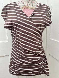 BNWOT Jacqui E crossover top, size M