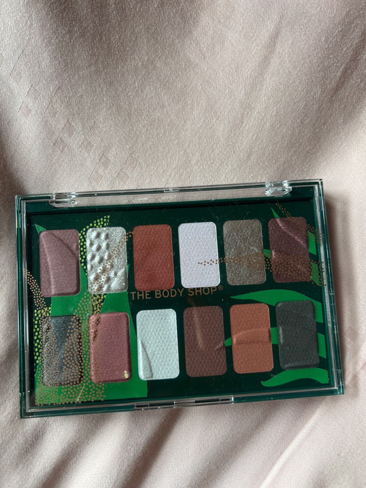 Body shop eyeshadow palette, Beauty & Personal Care, Face, Makeup on Carousell