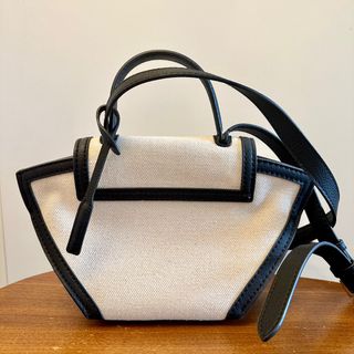 （分類：）位於 。 由 dearconstance 提交（商品編號 1213462989，圖片 1）。簡介： 。