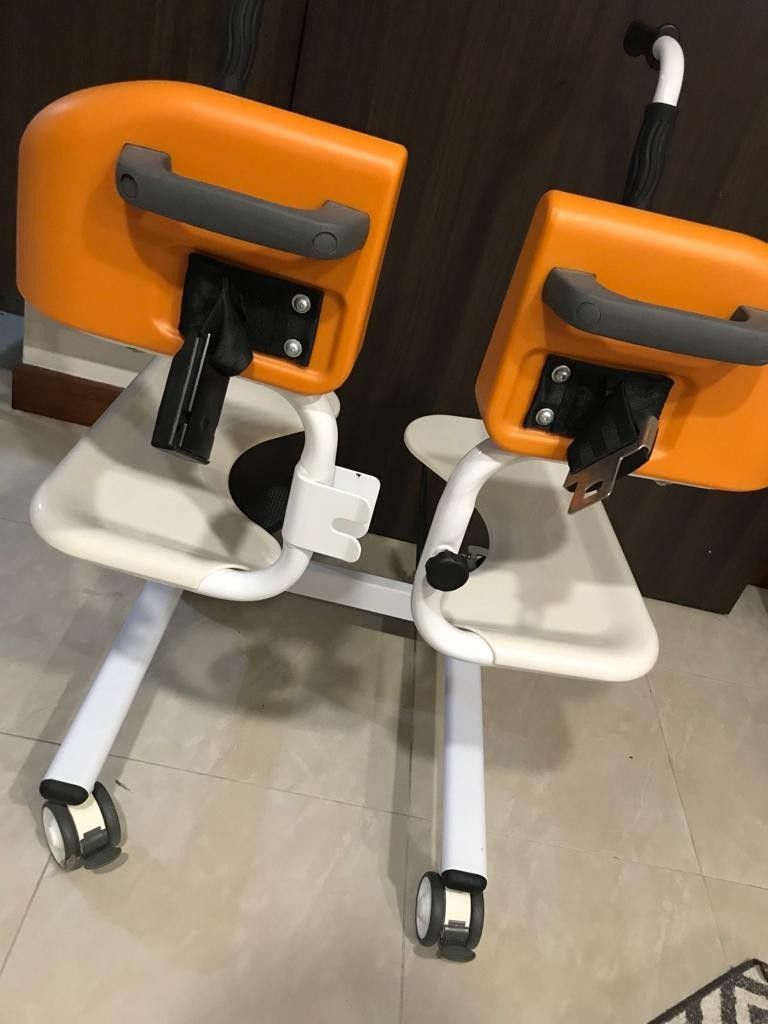 Commode (Category: Other Assistive Aids) located in Singapore. Submitted by iribilangbos (Listing ID 1213513747, Image 3). Description: Used twice . Condition 8.5/10 . Can nego.