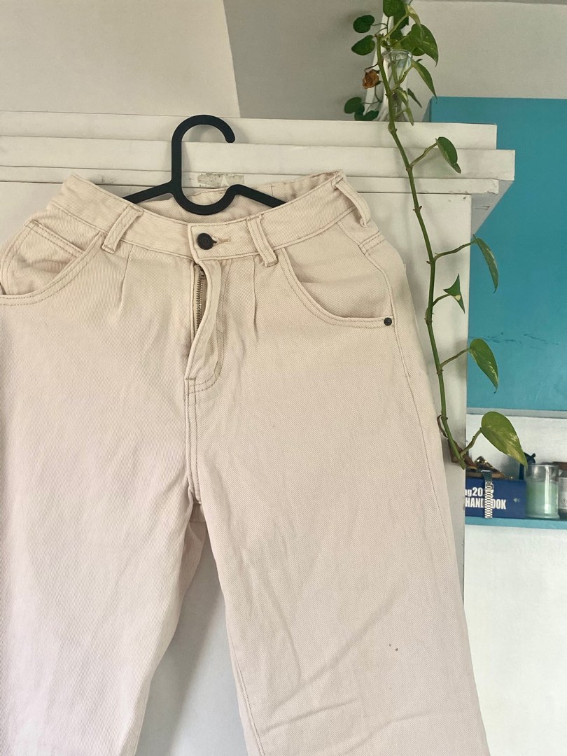 Cream Mom Jeans, Women's Fashion, Bottoms, Jeans on Carousell