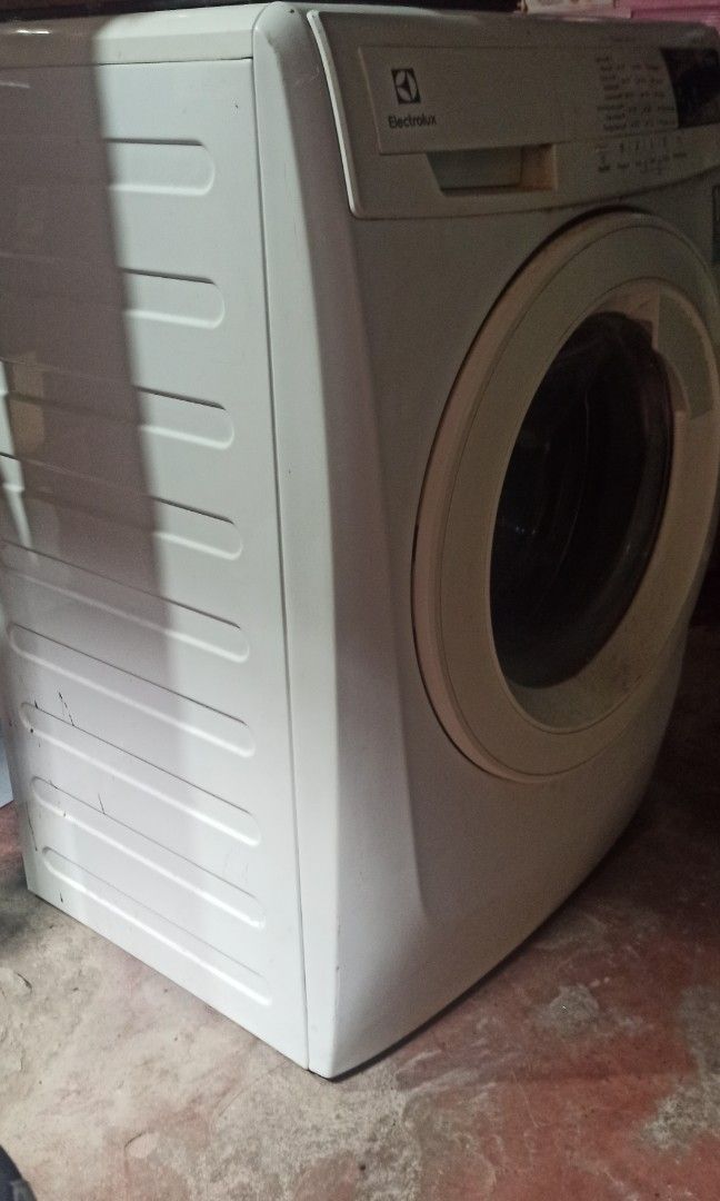 Electrolux automatic washing machine, TV & Home Appliances, Washing