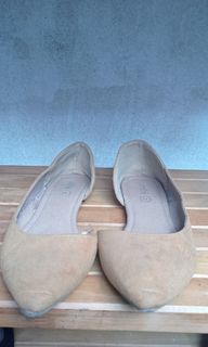 Flat shoes
