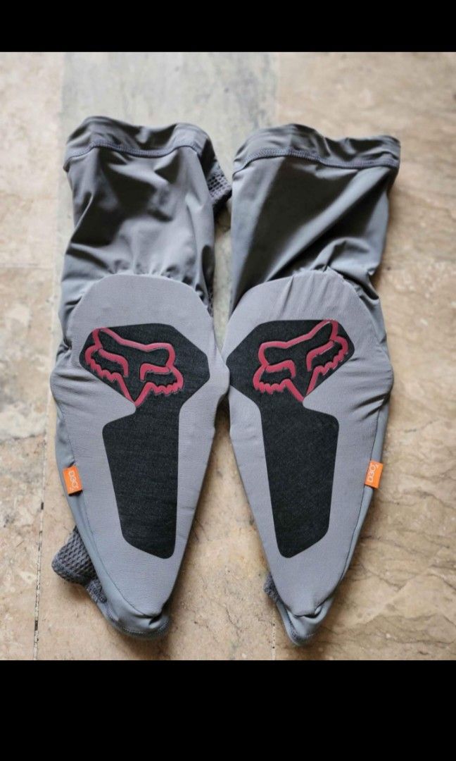 FOX Enduro D30 knee pads large, Sports Equipment, Bicycles & Parts
