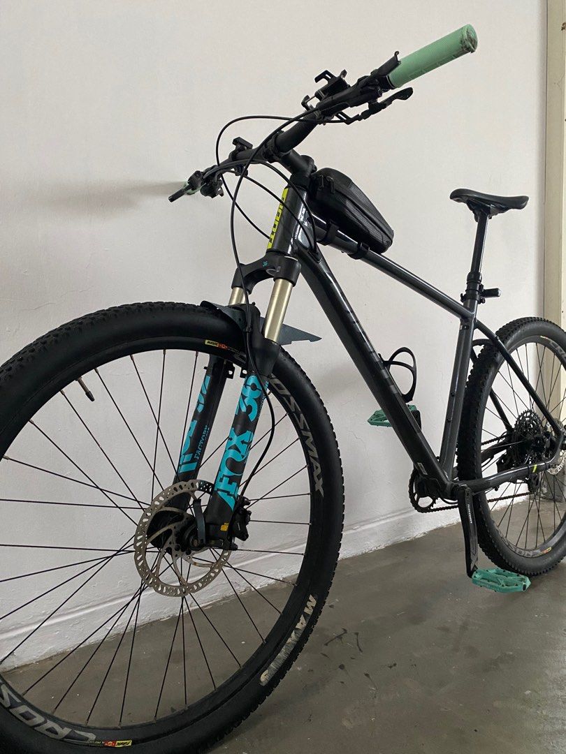 2022 Giant Talon 1 Mountain Bike 29er + Dropper Post (auto adjust seat