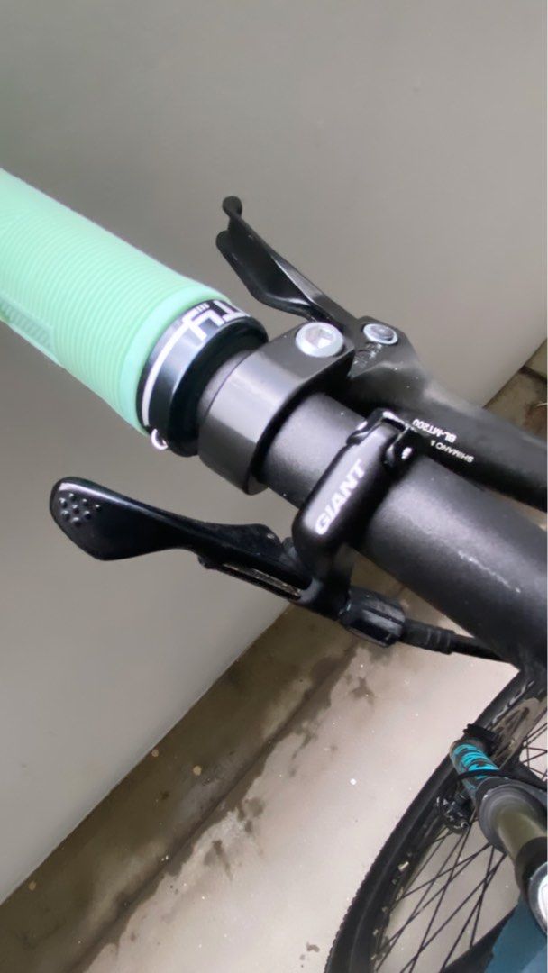 2022 Giant Talon 1 Mountain Bike 29er + Dropper Post (auto adjust seat