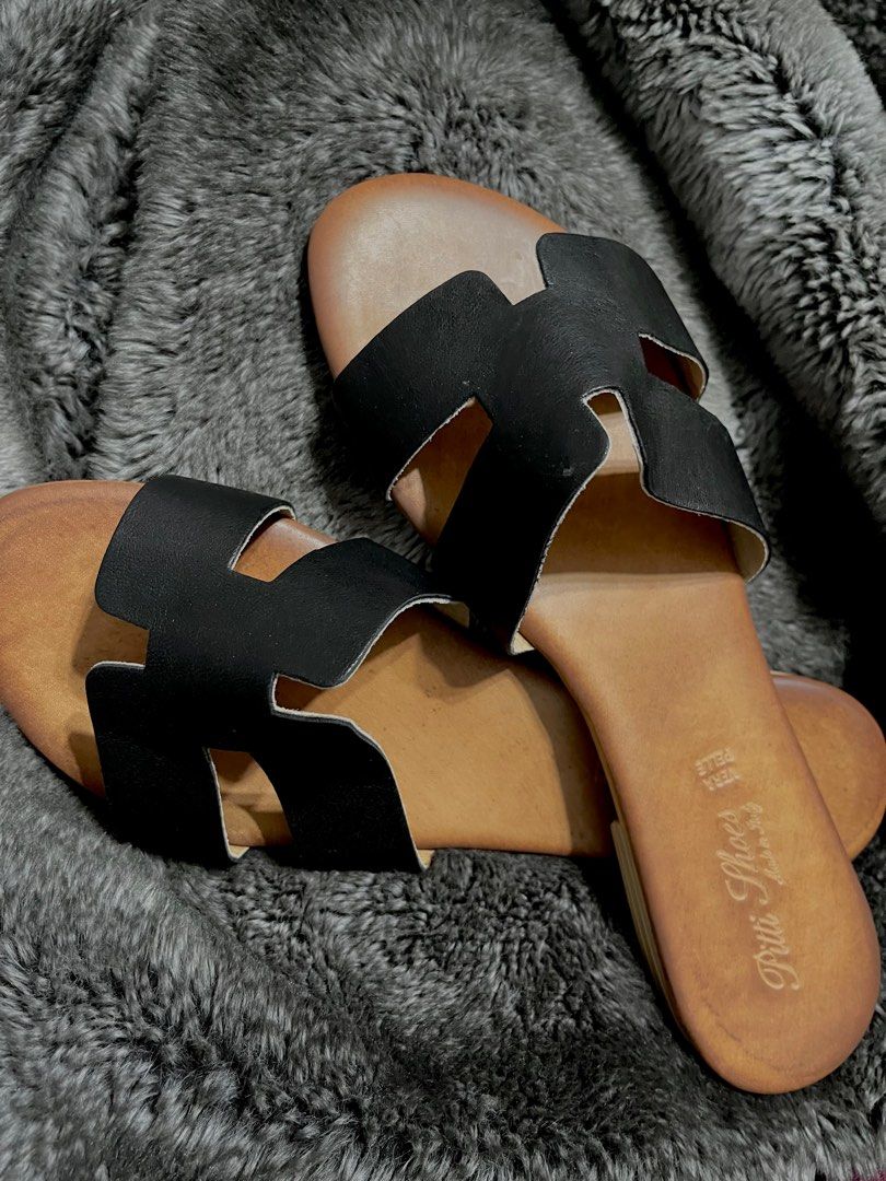 Hermes Inspired Italian Leather Slippers (Category: Flats & Sandals) located in Taytay. Submitted by chubbychic (Listing ID 1213495353, Image 1). Description: .