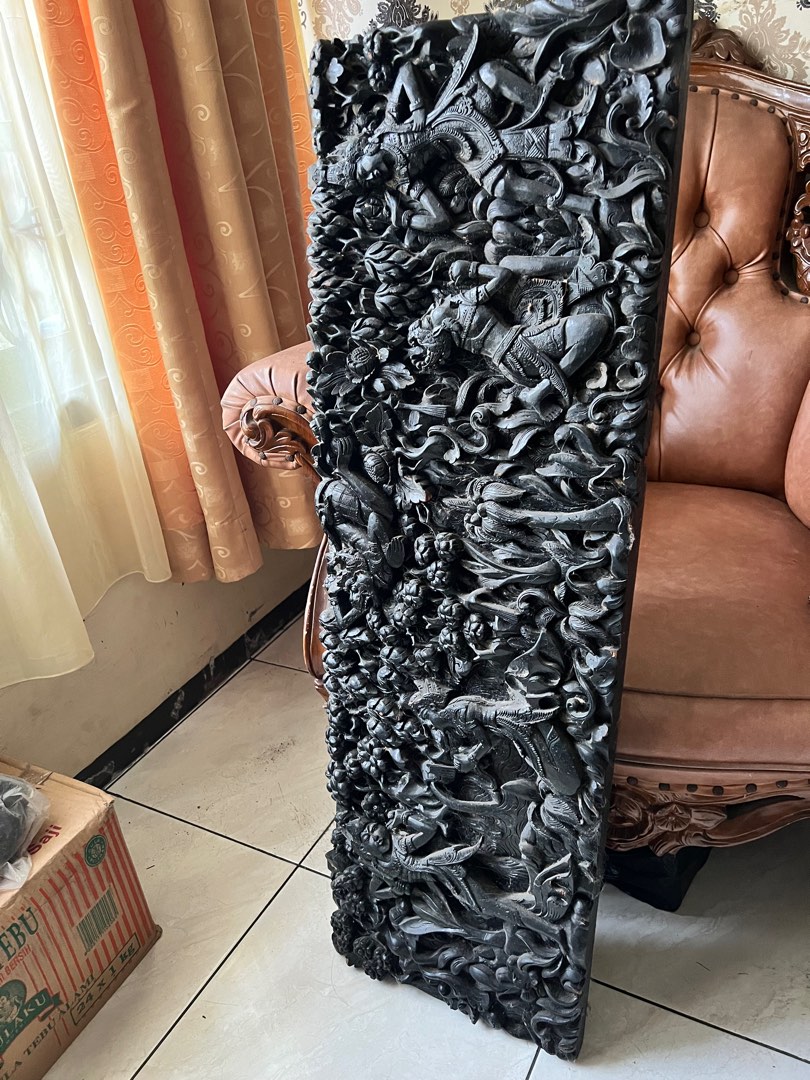 hiasan dinding ukiran kayu wayang, Antiques, Antique Furniture on Carousell