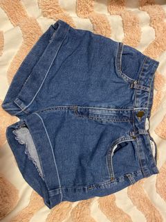 (Category: ) located in . Submitted by azealeawong (Listing ID 1213552483, Image 1). Description: .