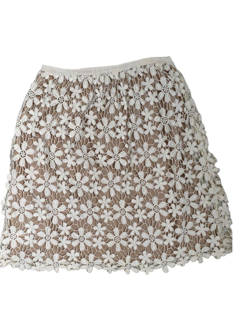 Hoss Intropia lace skirt (Category: Skirts) located in Dasmarinas. Submitted by heyylei (Listing ID 1213474468, Image 1). Description: HOSS Au Lace skirt Fully lined Size 38 fits up to 28” waist.