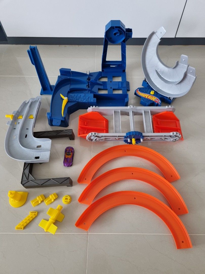 Hot wheels factory store raceway
