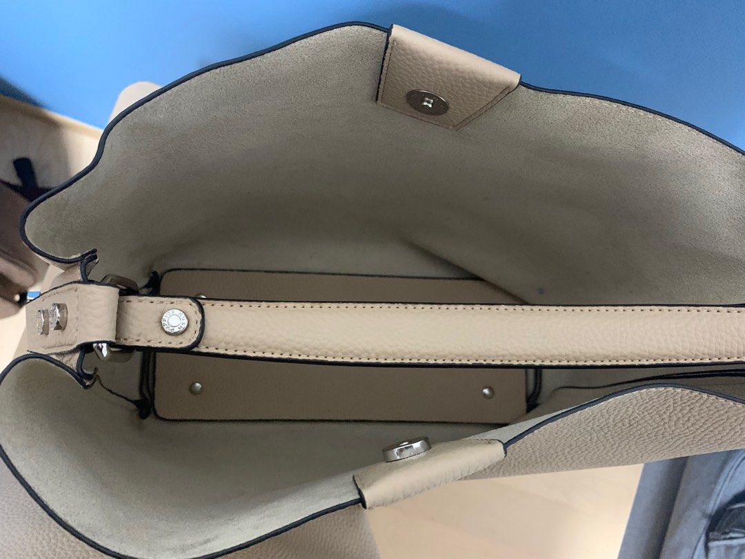 Hush Puppies 3 way tote bag Women s Fashion Bags Wallets