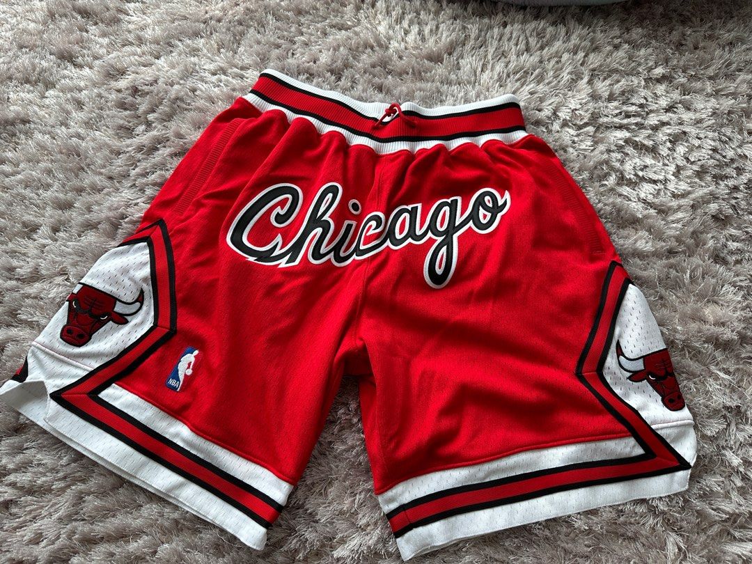 Mitchell & ness bulls shorts 2025