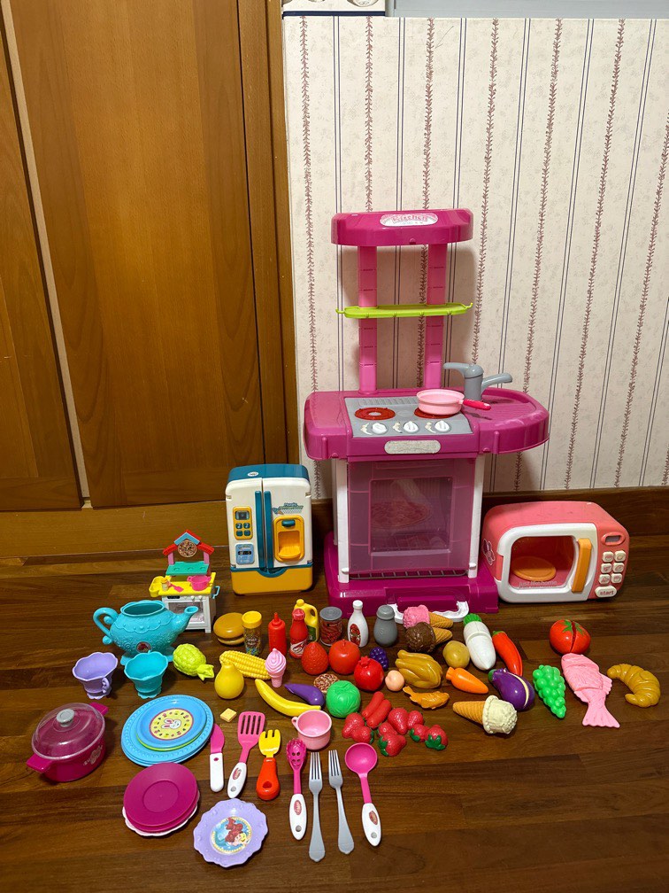 Kitchen set with oven and fridge, Hobbies & Toys, Toys & Games on Carousell