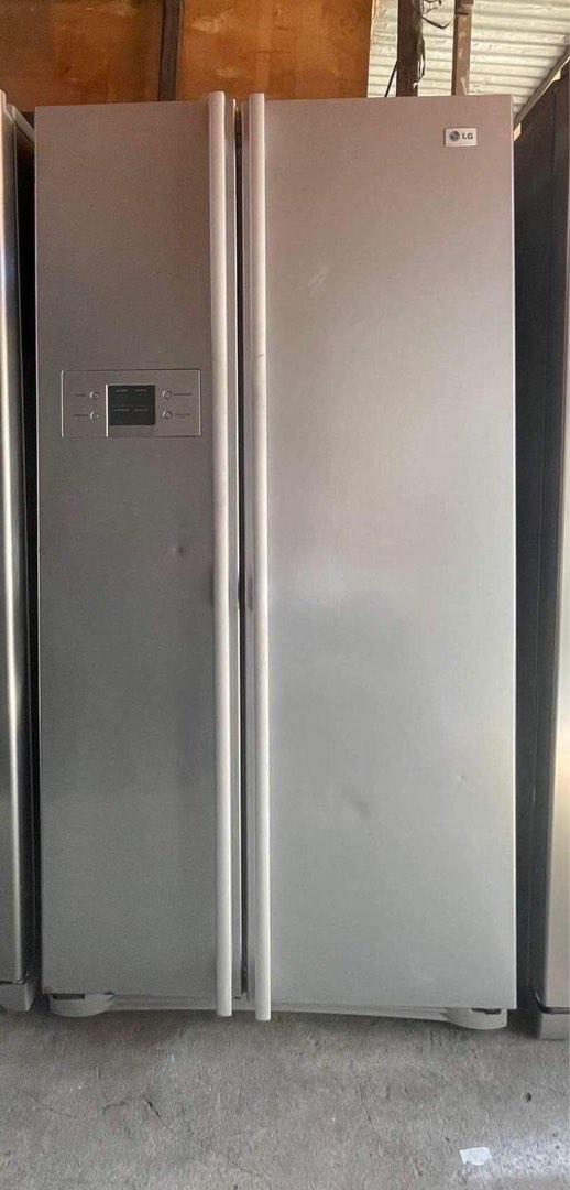 LG Butterfly W/ Ice Maker, TV & Home Appliances, Kitchen Appliances