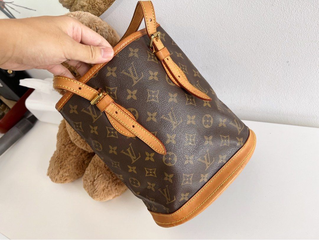 Louis Vuitton LV Vintage Marais Bucket Shoulder Bag, Luxury, Bags & Wallets  on Carousell