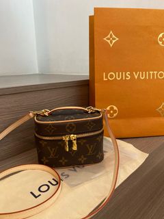 (Category: ) located in . Submitted by luxe_cravings (Listing ID 1213419295, Image 1). Description: .
