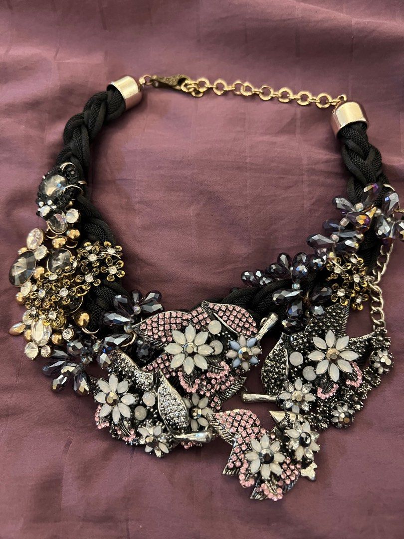 Luxurious Brand new hand crafted choker