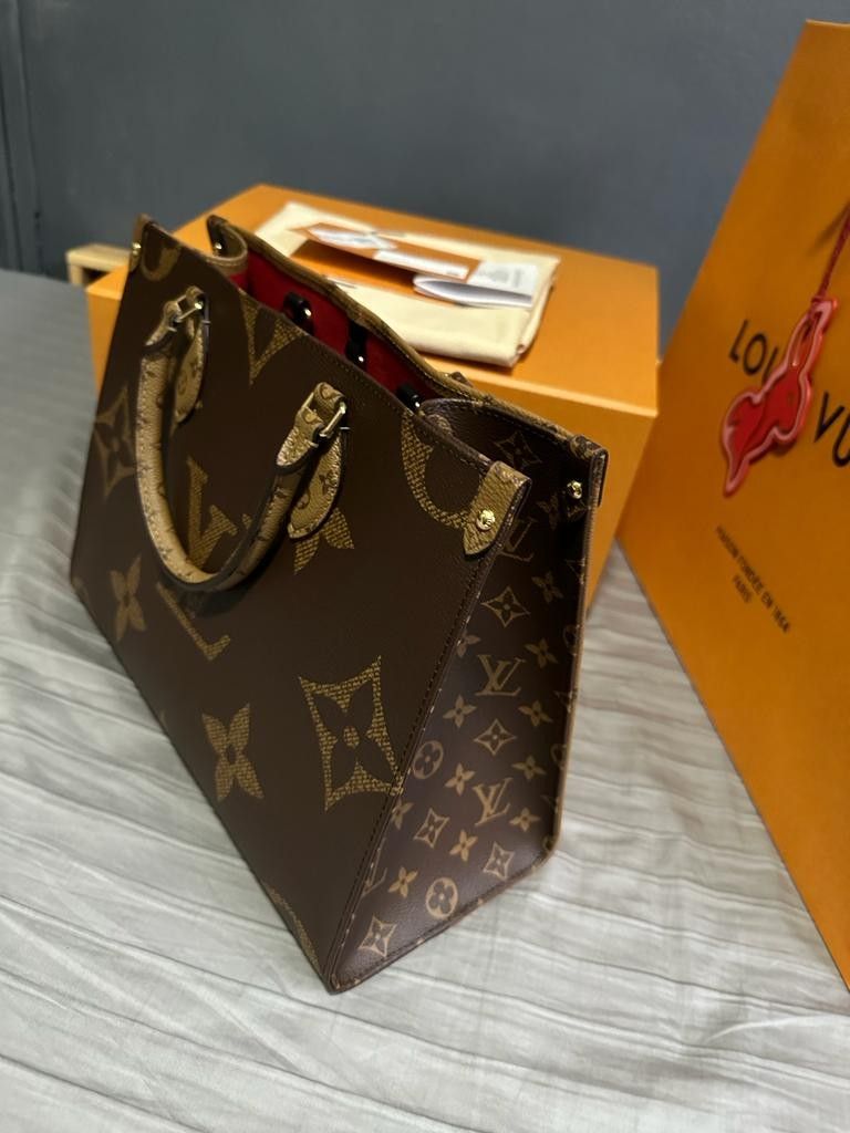 Buy Online Louis Vuitton-MONO REVERSE ONTHEGO MM-M45321 in Singapore –  Madam Milan